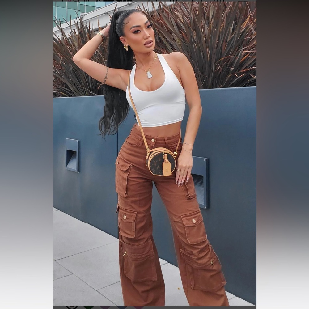 BNWT Trendy Brown Cargo Pants. Size 9 women